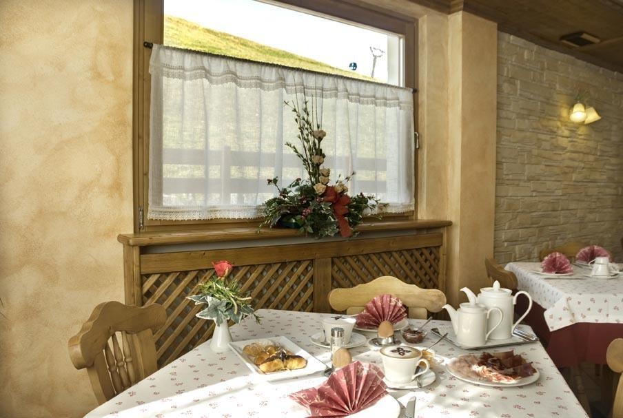 Hotel Costanza Mountain Holiday Livigno Ngoại thất bức ảnh